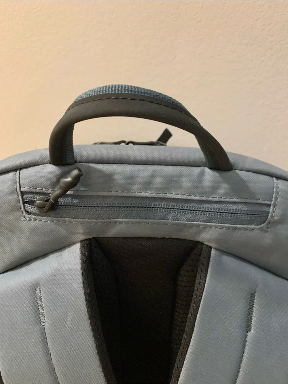 Thule color dark